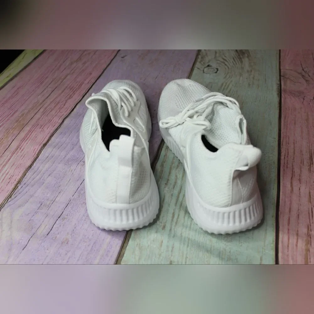 Footfox brand features